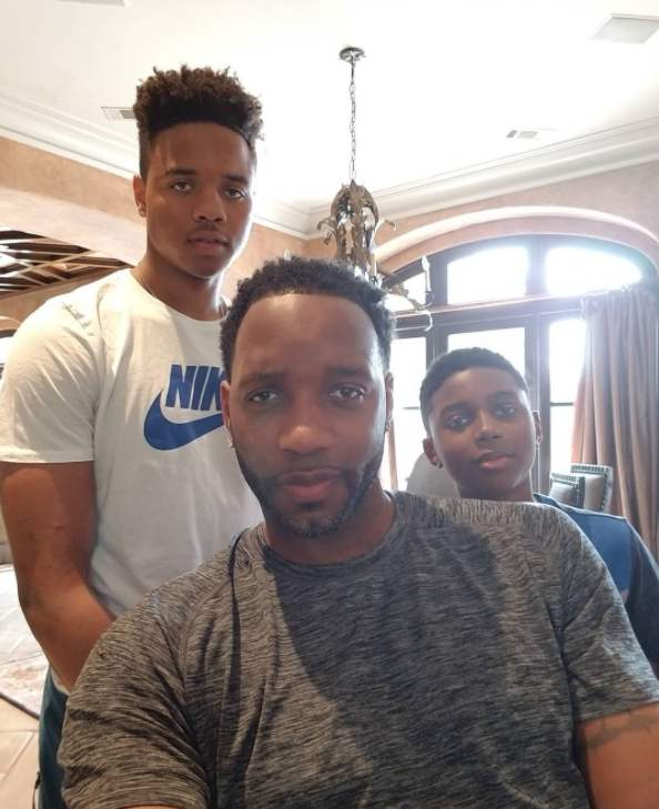 既是两支球 既是两支球