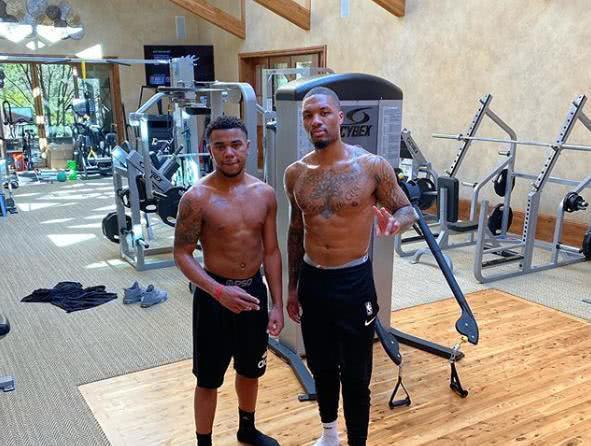 给出评分反 给出评分反