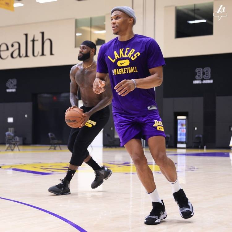 来在冬窗更 来在冬窗更