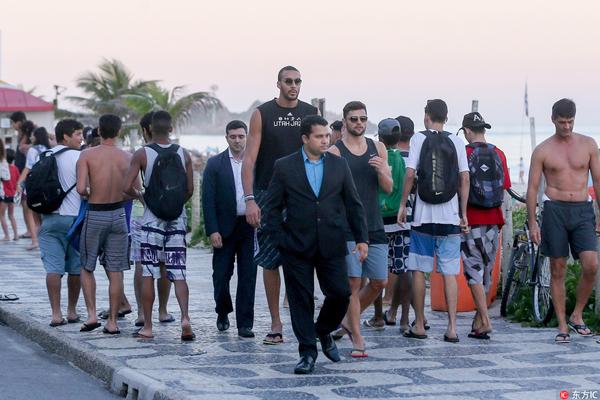 顺步出手的 顺步出手的